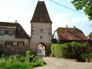 Maison indépendante dans cité médiévale 3 *