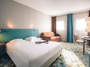 Hotel Mercure Marne la vallée Bussy St Georges -open oct 16-