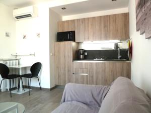 New 1 bedroom apt place Garibaldi