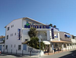 Hôtel Les Palmiers En Camargue