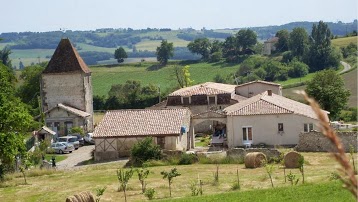 GITES ET ECURIE DU CHEVAL BLANC