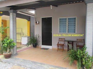 Izzkal Yellow Homestay