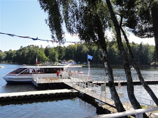 Bateau touristique 