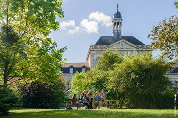 Université Catholique de L'Ouest