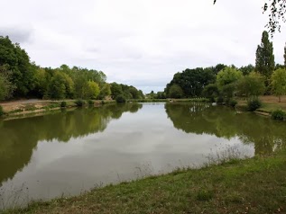 LES ROCHELLES: CAMPING/RESTAURANT/BASE DE LOISIRS/PECHE