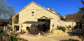 Côté Granges, gîtes et chambres d'hôtes près de Cahors dans le Lot.