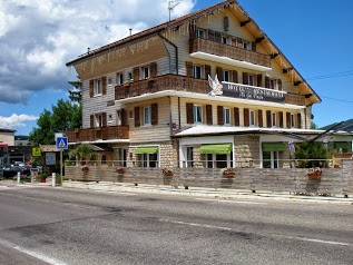 Logis Hôtel Au Gai Pinson